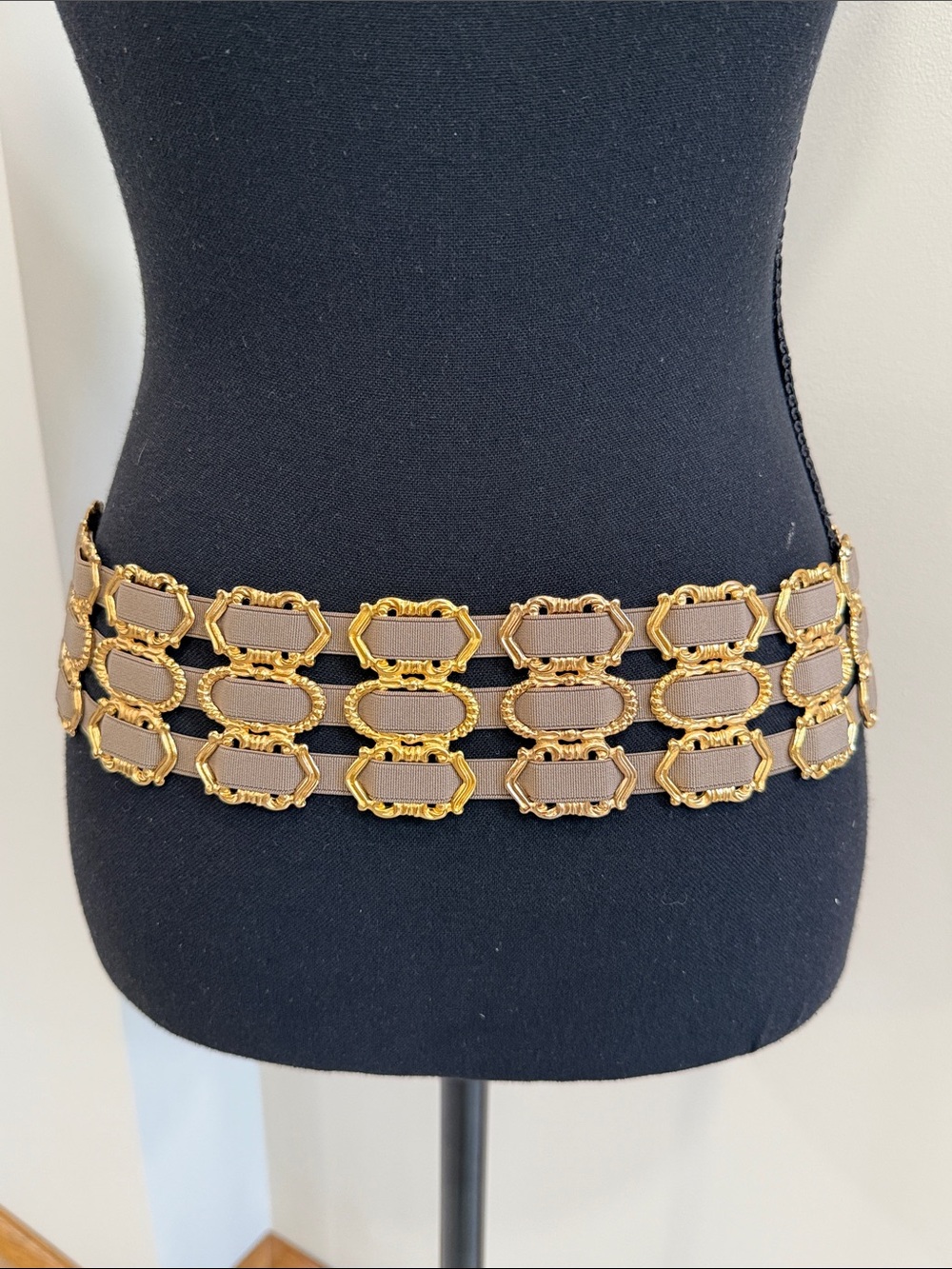 Suzi Roher Ibel Italy buckle snakeskin gold tone embellished stretch belt Size M - Picture 3 of 8